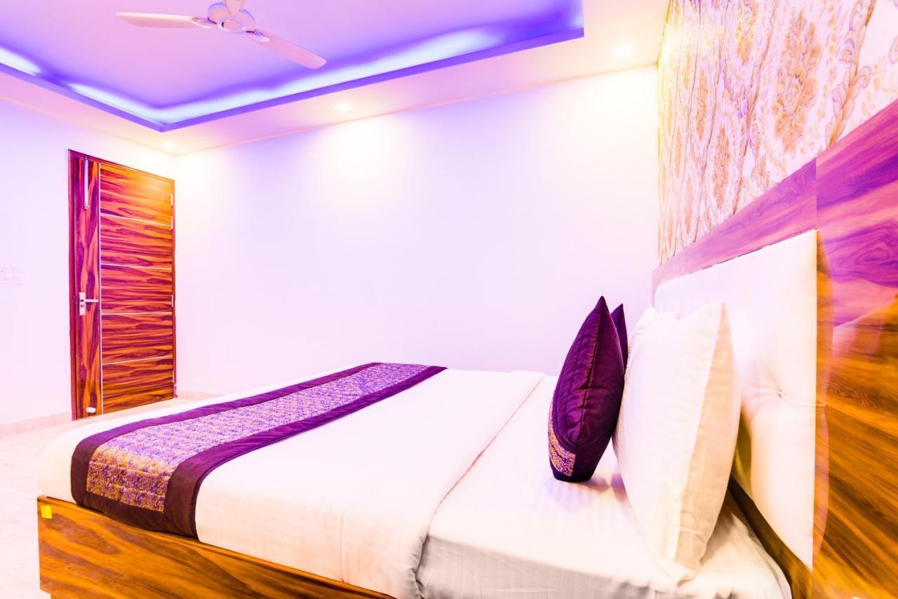 ניו דלהי Hotel Fabulous - Delhi International Airport מראה חיצוני תמונה